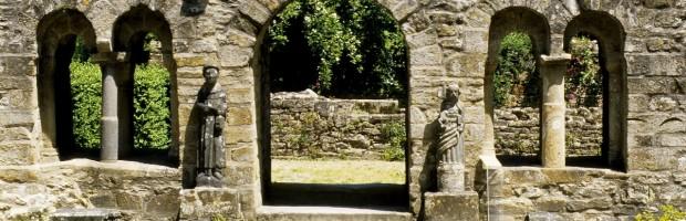 UN CLOÎTRE, DES HISTOIRES ?