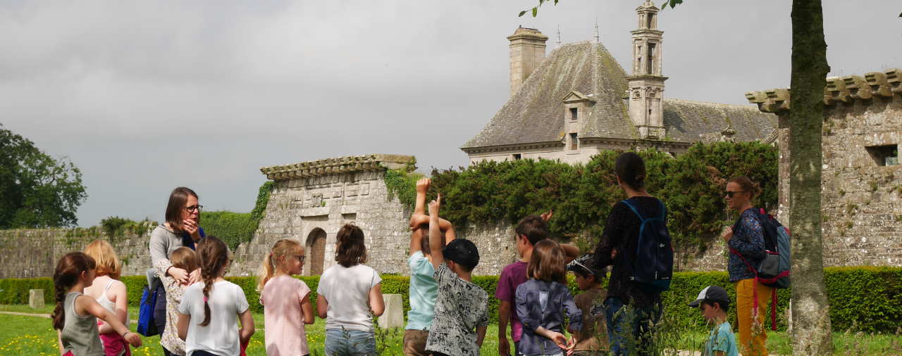 Kerjean - Famille - Le château au grand air