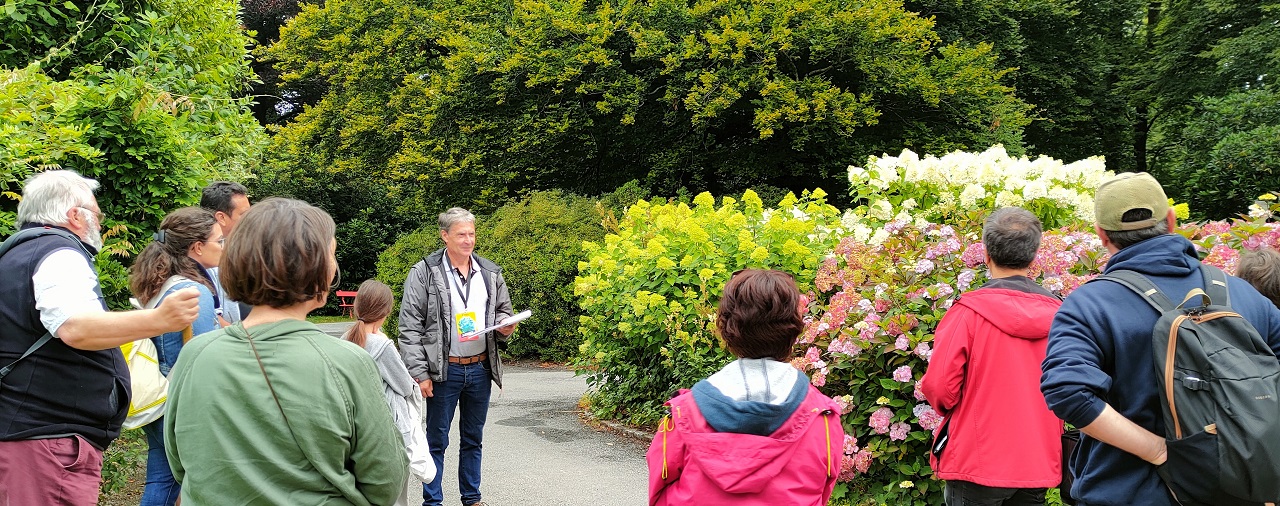 Domaine de Trévarez - image visite chef jardin Hortensia