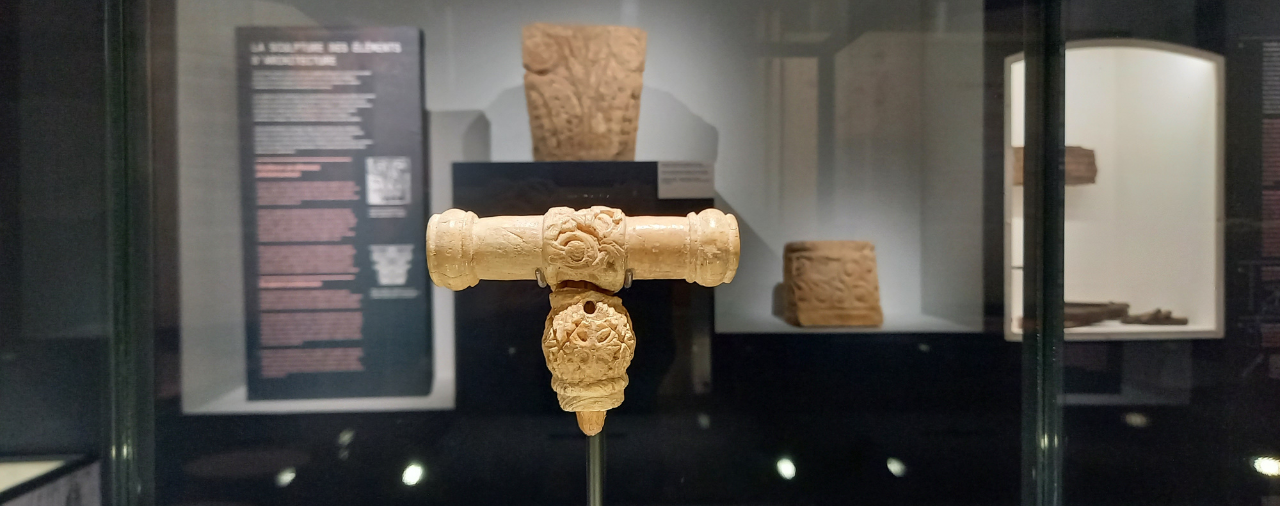 Abbaye de Land&eacute;vennec - zoom mus&eacute;e