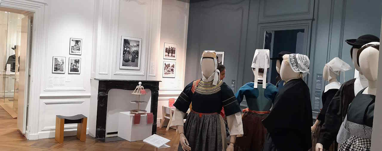 Musée départemental breton - image 4 parcours salle costumes