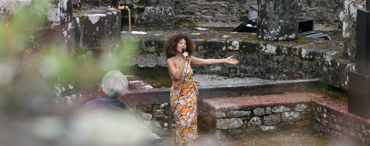 Abbaye de Land&eacute;vennec - concert