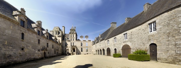 Panorama cour intérieure du Château de Kerjean