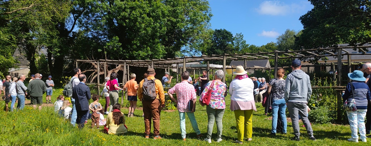 Abbaye du Relec - image JEP Un jardin qui r&eacute;siste