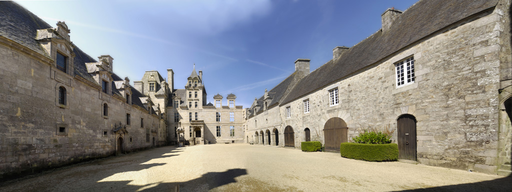 Panorama de la cour intérieure du Château